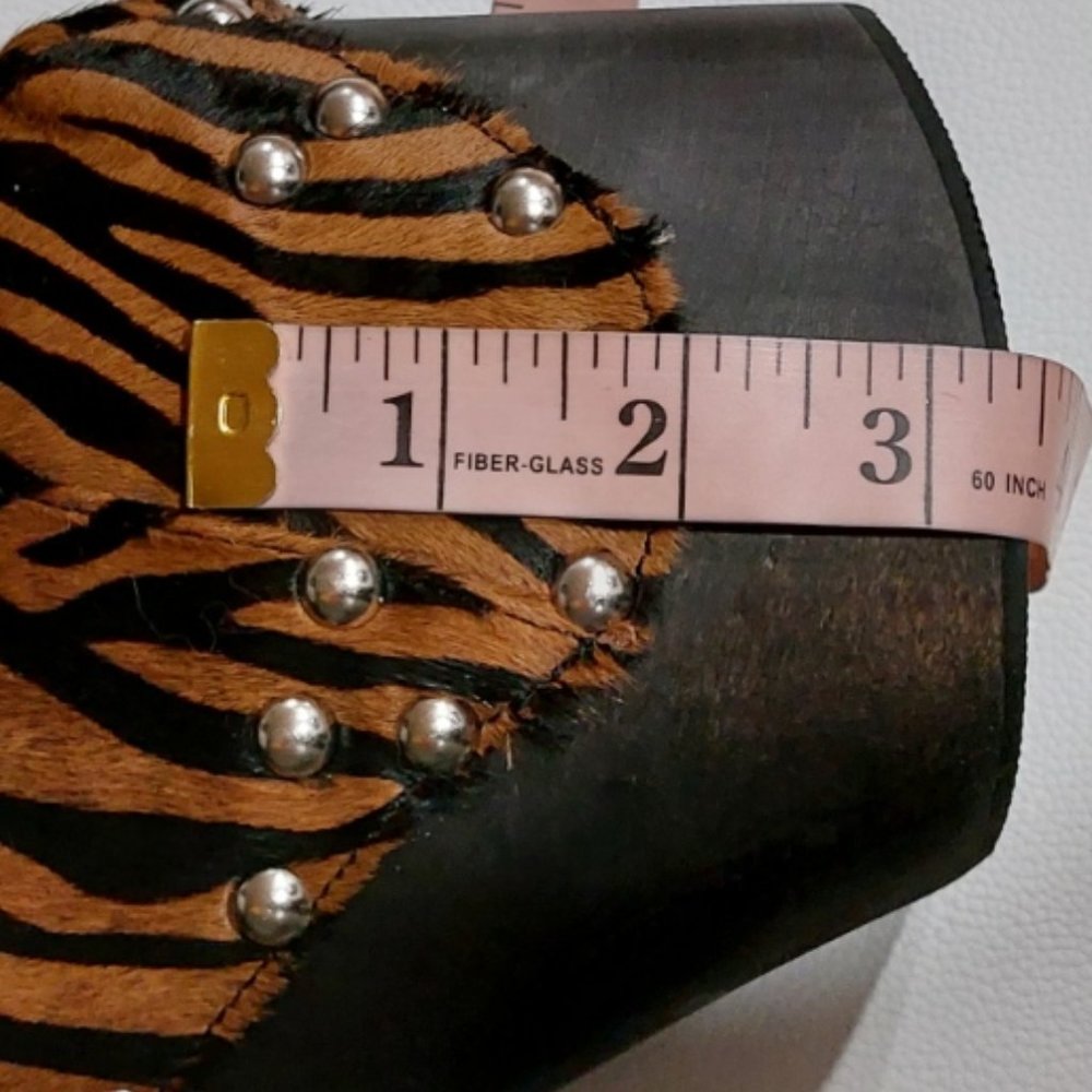 💥SHOWSTOPPERS!💥 Lula F Cheetah Last Havana Genuine Leather Booties - Picture 14 of 15